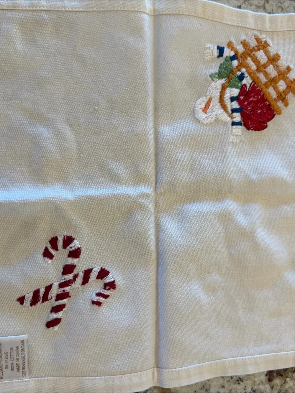 Williams-Sonoma Ivory Embroidered Cotton Cocktail Napkins Christmas Holidays (5)